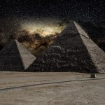 Млечный путь над пирамидами в Гизе, Египет….