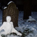 Снеговики на бристольском кладбище….