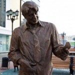В Екатеринбурге есть памятник Гене Букину….