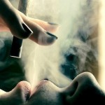 Поцелуй с курящей женщиной — все равно, что поцелуй с пепельницей…….