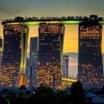 Один из самых необычных, высоких и дорогих отелей мира — Marina Bay Sands в Сингапуре……