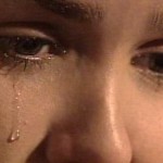 У девушек есть такие слезы, которые им обязательно надо выплакать, в любое время дня и ночи, выплака…