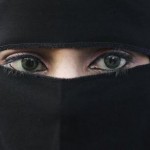 В 2008 году 50-летняя жительница Саудовской Аравии подала на развод после того, как ее муж попытался…