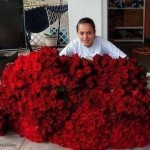 Женщине невозможно подарить слишком много цветов!…