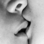 Обожаю твои поцелуи….