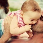 Мечта любого мужчины — это держать в руках ребёнка от любимой женщины…….
