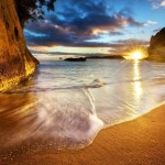 Закат на пляже недалеко от Бухты-Собора,полуостров Коромандель, Новая Зеландия….
