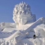 Невероятная скульптура из снега….