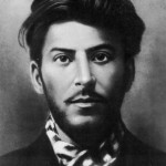 Забавный факт — Иосиф Джугашвили крайне похож на молодого Сталина…….