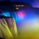Ниагарский водопад  ночью…