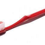 На зубную щетку, лежащую на расстоянии менее полутора метров от унитаза, могут попасть бактерии при …