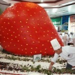 Самый большой в мире клубничный торт…