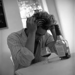 4 из 10 людей, которые начинают употреблять алкоголь в возрасте до 15 лет, становятся алкоголиками…..