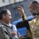 Патриарх Кирилл дает щелбан Игорю Стрелкову за то, что он посмел явиться в храм без креста Доминика Торетто