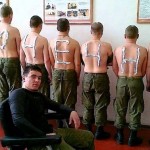 Даже во время службы в армии, кавказские художники не бросают занятие боди-артом
