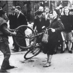 Подлая фашистская мразь пыталась наехать на советского солдата велосипедом